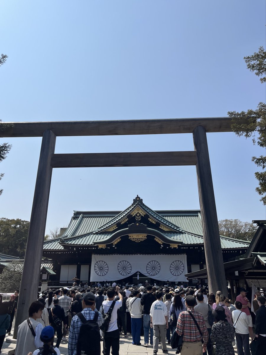 retrick_hide's tweet photo. 靖国神社⛩️参拝

#靖国神社
#桜 https://t.co/WJUyj4F1aq
