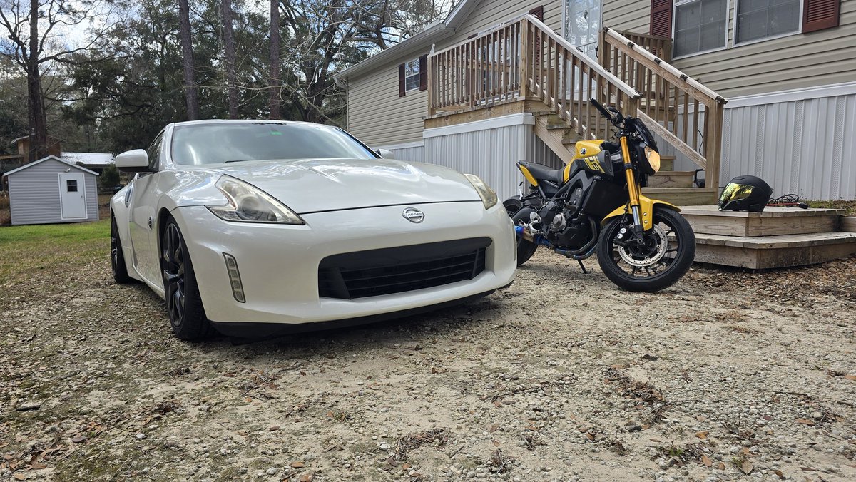 Dystoric's tweet photo. @nekomimi_raeva @PoltFan69 Half way around the world but the same tastes! I'd love to ride through Japan's mountain roads some day https://t.co/RXtbn54Dbd