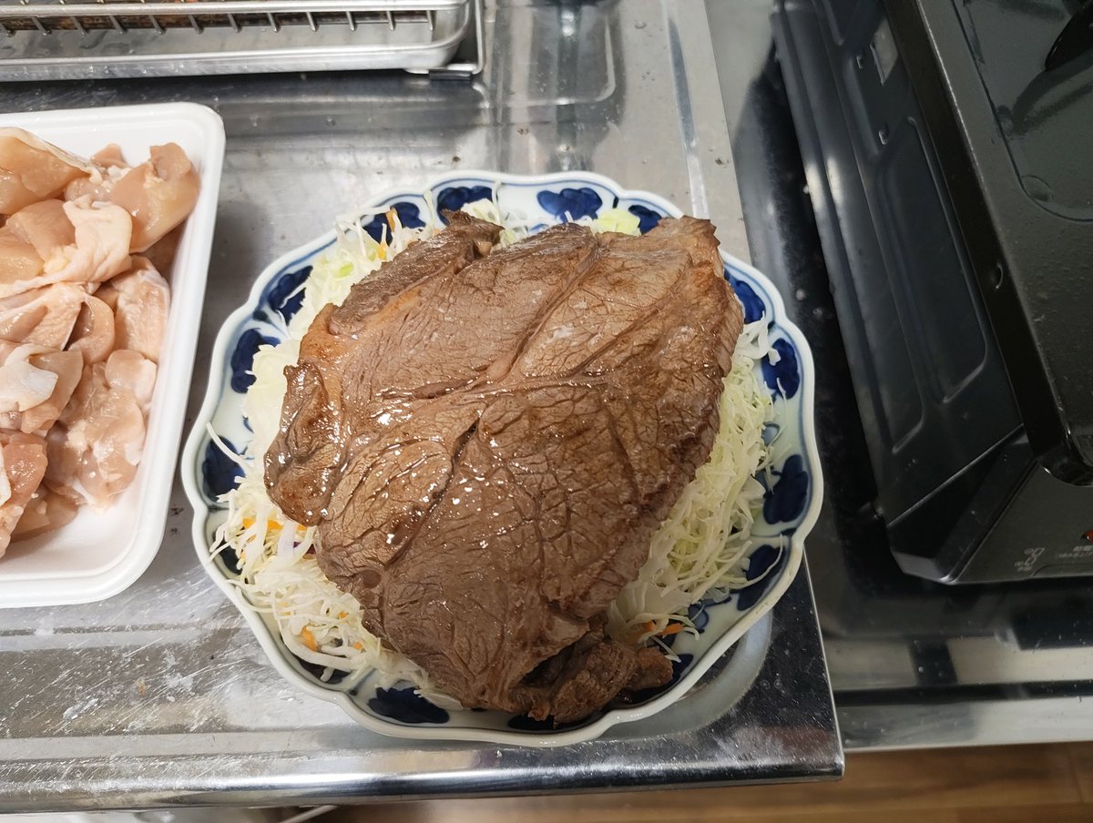 Hanamanchannel's tweet photo. 肉デカすぎた https://t.co/HKsqAWs4MJ