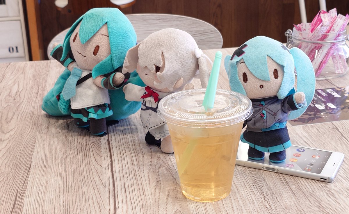 アルト家のミク tweet media