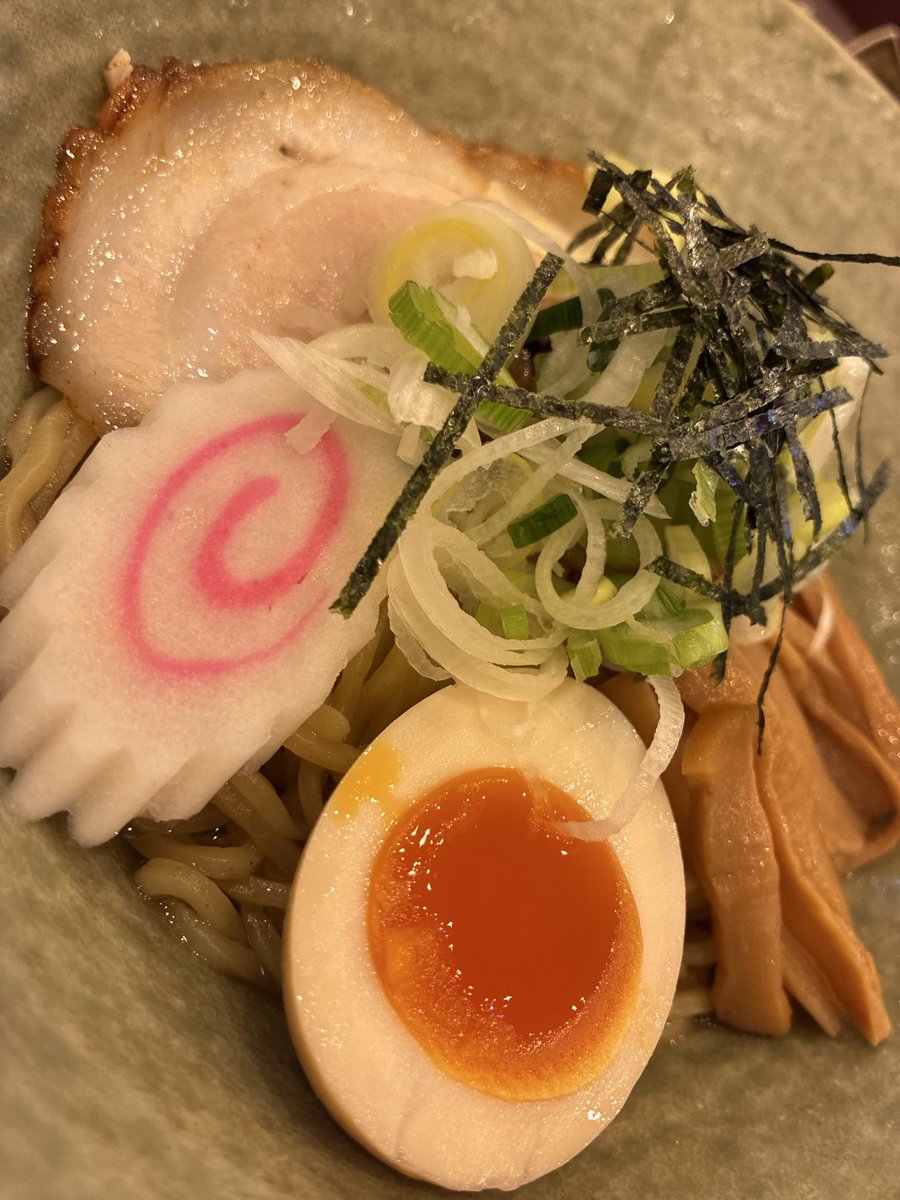 dan03250's tweet photo. 家の打ち合わせなくなったから暇になったな🥹
誰かオススメのルンバ教えてくれ🫠 https://t.co/Y4WZMcIpuy