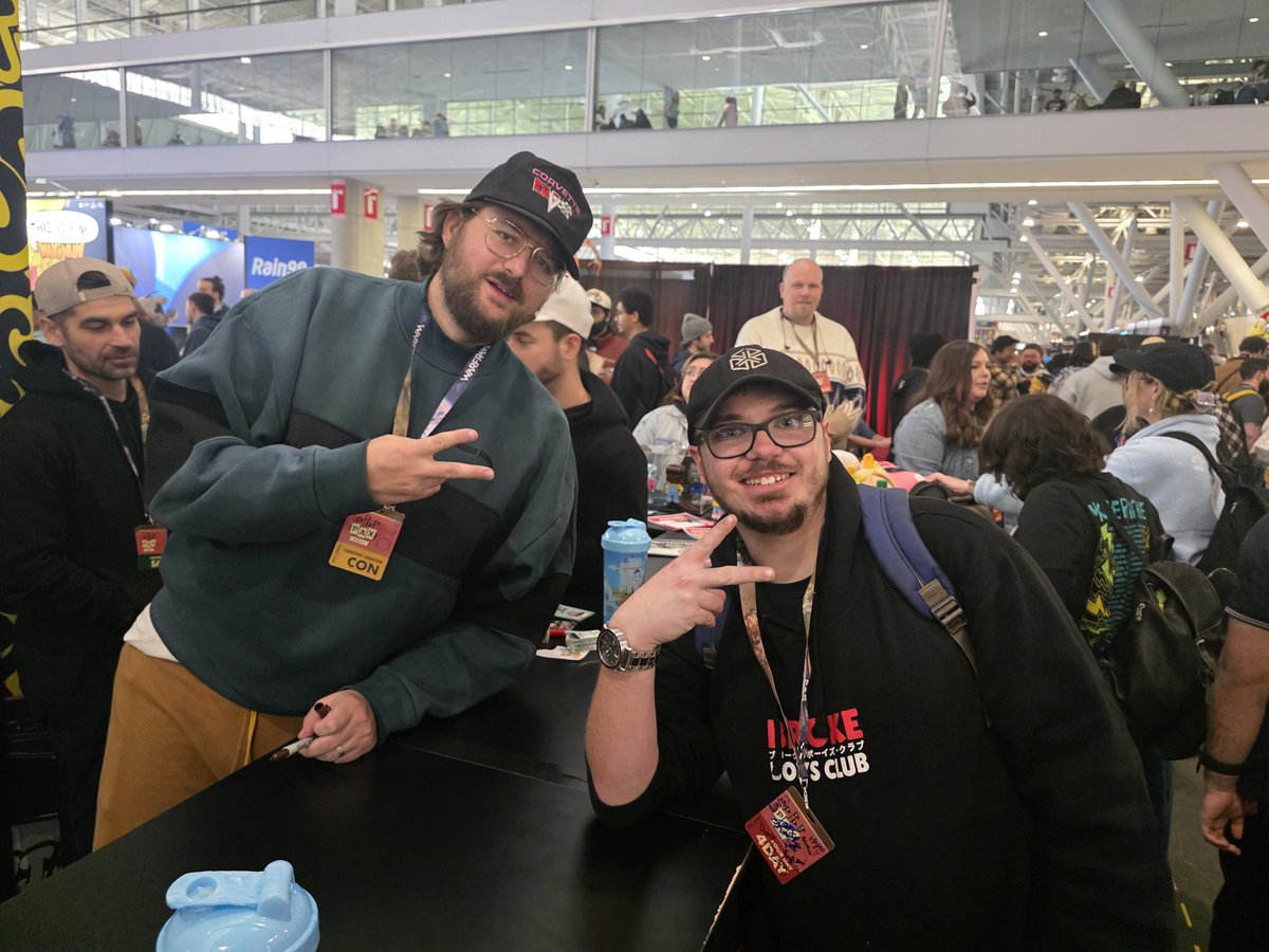 Stormchaser981's tweet photo. Day 3 of pax rocked with @CaptainSlicerax @ashwee_princess @SpudSama @SeaForest480  and getting to meet @I_AM_WILDCAT @ElasticDroid @BigPuffer @SilentDroidd @Pezzy__ @pastaravioli and the rest of of the gang yall rocked @GamerSupps booth and with @bldblz  hope next year @ObieXD https://t.co/F3IaU59YY1
