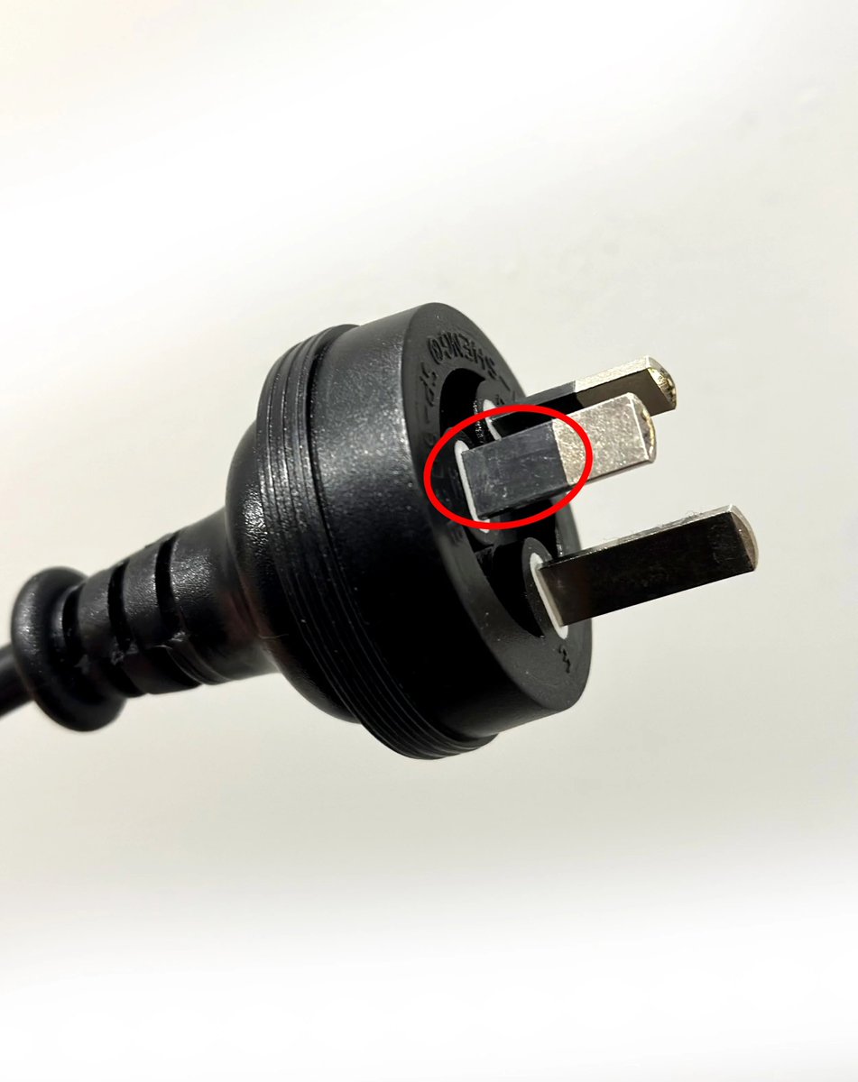 🍨🐀❄️💨 Ratcicle the Ice Rat 🖤🩶🤍💜 tweet media