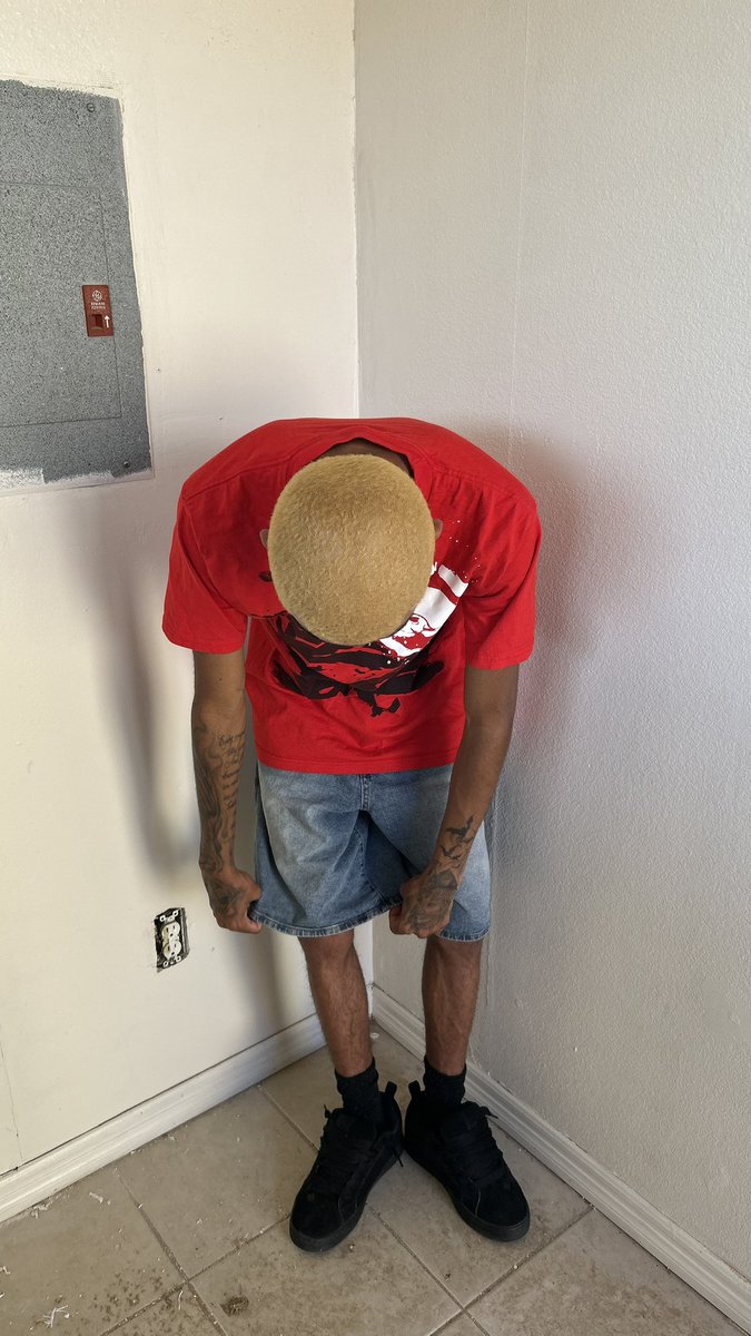 @letsdevoureachother tweet media