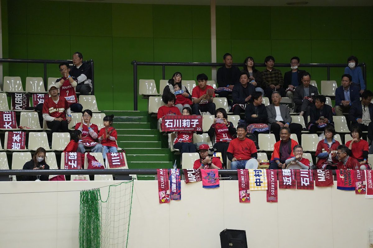 𝙎𝙢𝙞𝙡𝙚 𝙋𝙝𝙤𝙩𝙤😀

アウェイでも沢山の応援ありがとうございました！
3連勝です🌟🌟🌟

————————

🔆リーグH第16節
🗓️2026/3/28（土）
🆚大阪ラヴィッツ

#メイプル広島
#リーグH #ハンドボール
#トップス広島