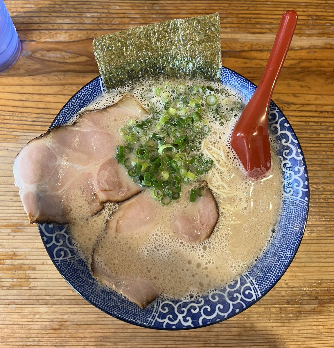 RIFA_DBD's tweet photo. 長蛇の列に並んで食べるおぴるこぱん🍜

いっただきま〜す！！ https://t.co/yxBtA17q8w