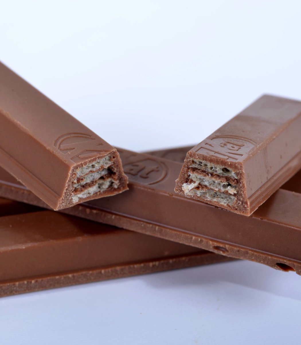 SHIVAM4362's tweet photo. Thieves in Europe stole a shipment containing 12 tons of Kit-Kat bars, one of the biggest candy heists in history.

They stole so much that Nestle has warned of a Kit-Kat shortage in Europe. https://t.co/YBDCdDP7BR