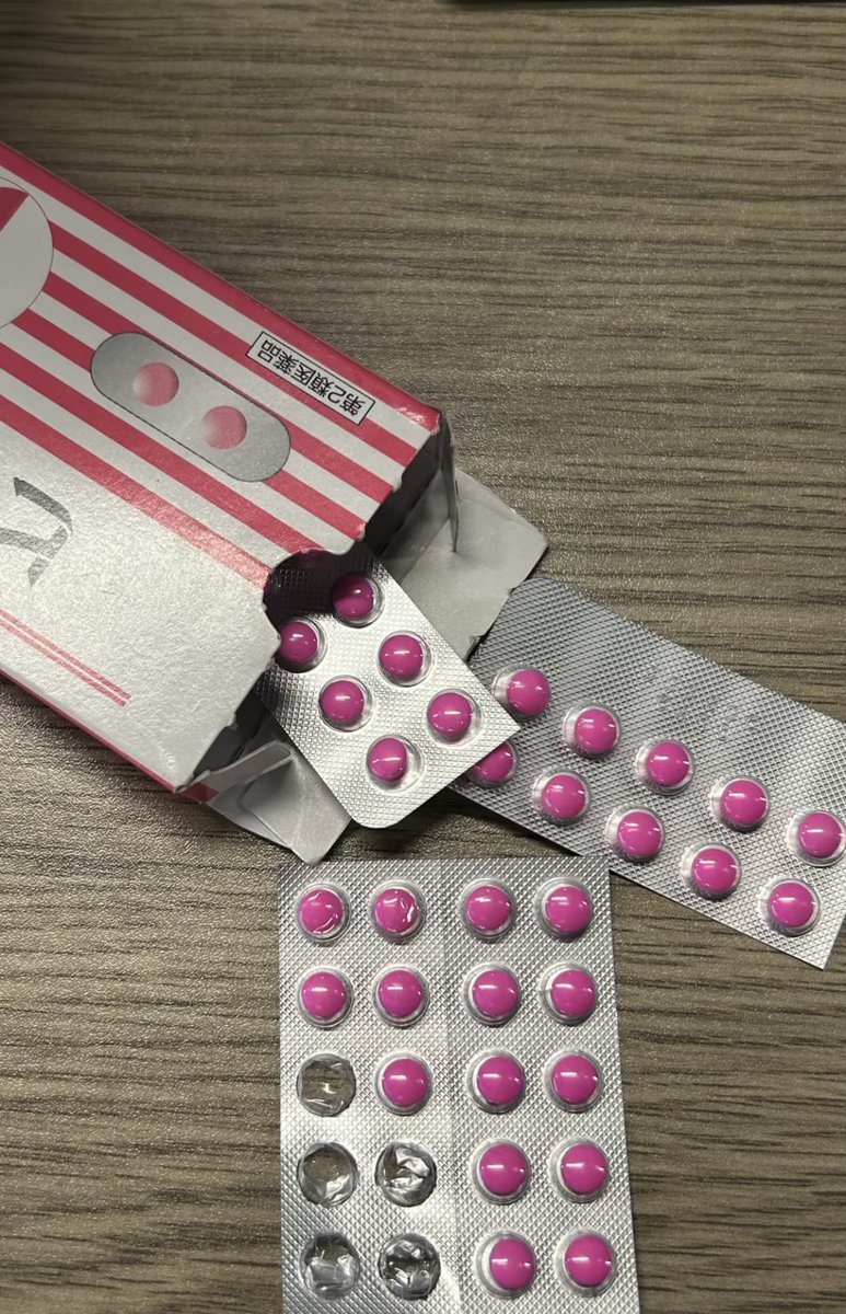 ilonaraa tweet media