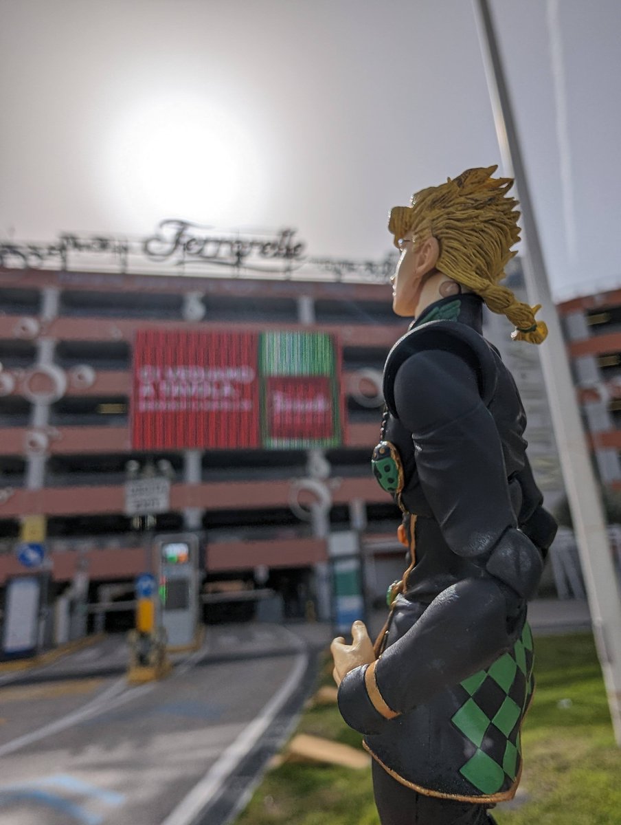 ろびあ tweet media