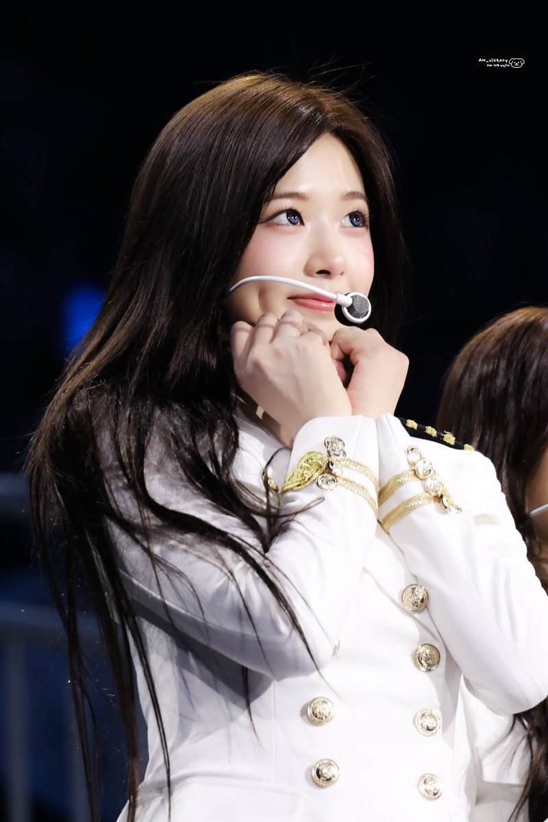 260322 DIVE into IVE 안유진 (7)

#안유진 #아이브 #IVE #ANYUJIN