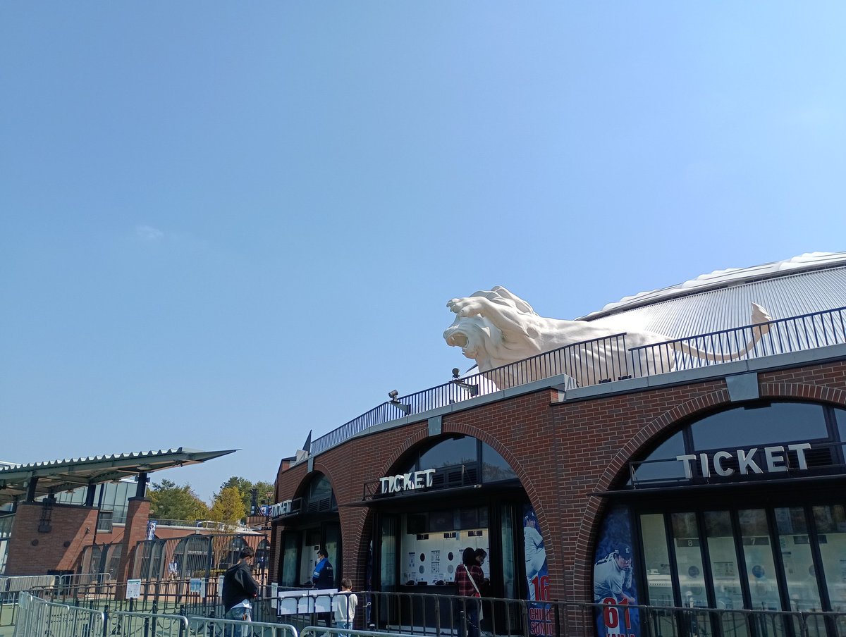 token✈️（トークン） tweet media