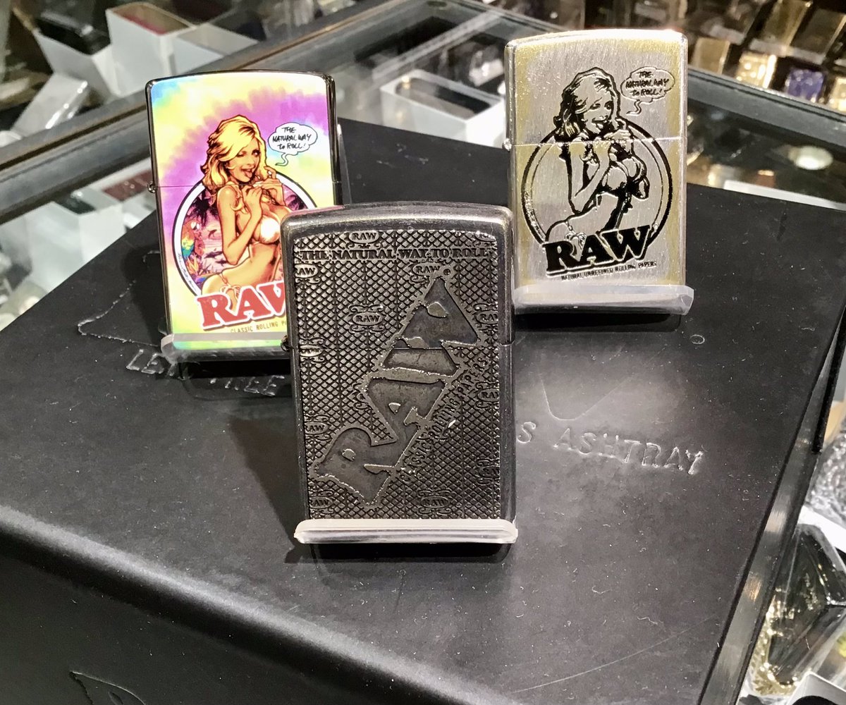 Zippoのご紹介?‍♀️ 手巻きタバコでお馴染みのRAWより、ユーズド加工 