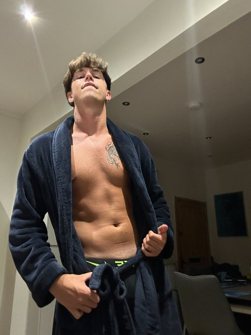 bigfhung tweet media