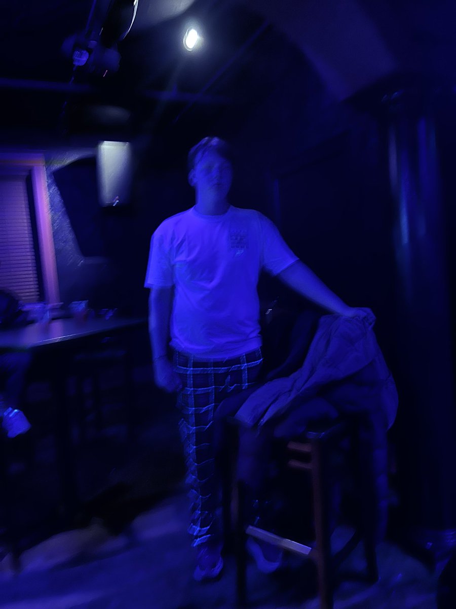 SamChestnuts35's tweet photo. Pjs at the bar cmon big dawg https://t.co/HG0WNN3bqG