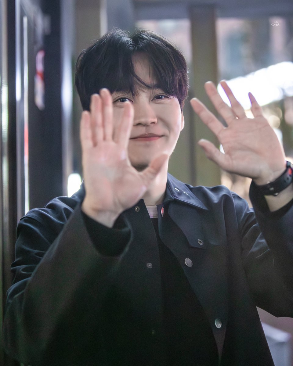 𝘛𝘙𝘌𝘌 𝘗𝘐𝘊 tweet media