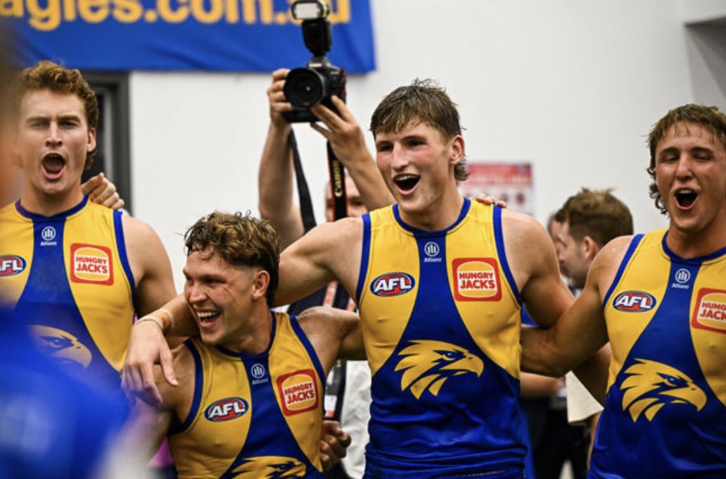 man seeking merry hell tweet media