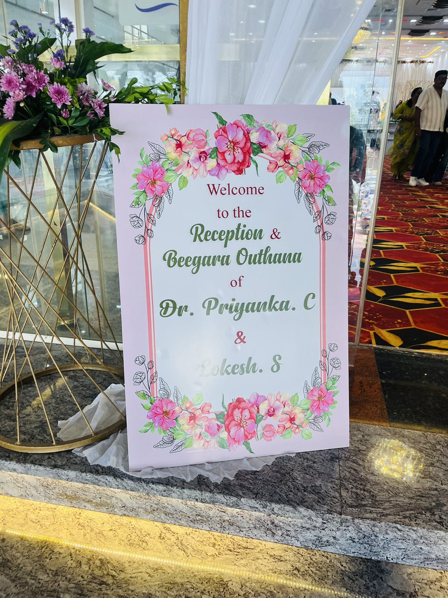 Sujoyitss's tweet photo. First Kannada wedding reception in the books! Came for the beautiful culture, stayed for the incredible food. https://t.co/OpQJNs2ENK