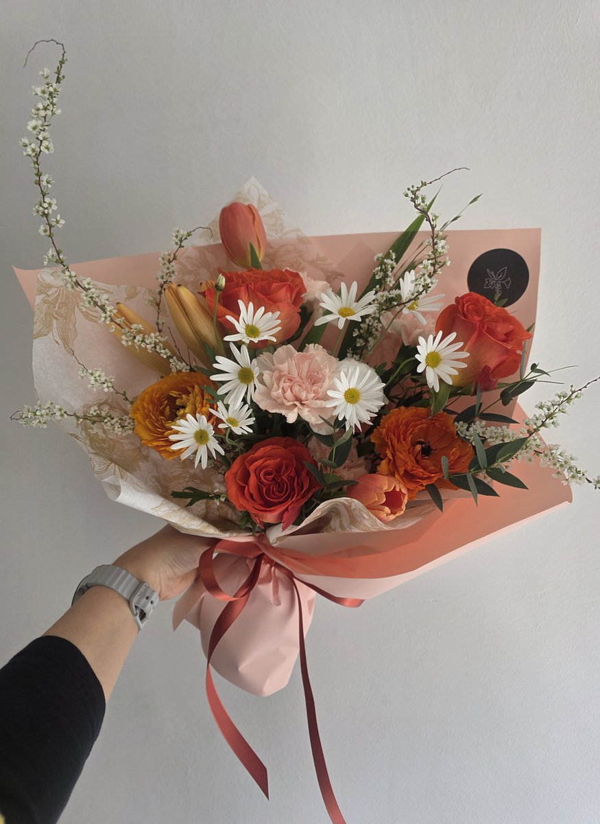 청첩장 모임 선물로 예약해주신 꽃다발🧡