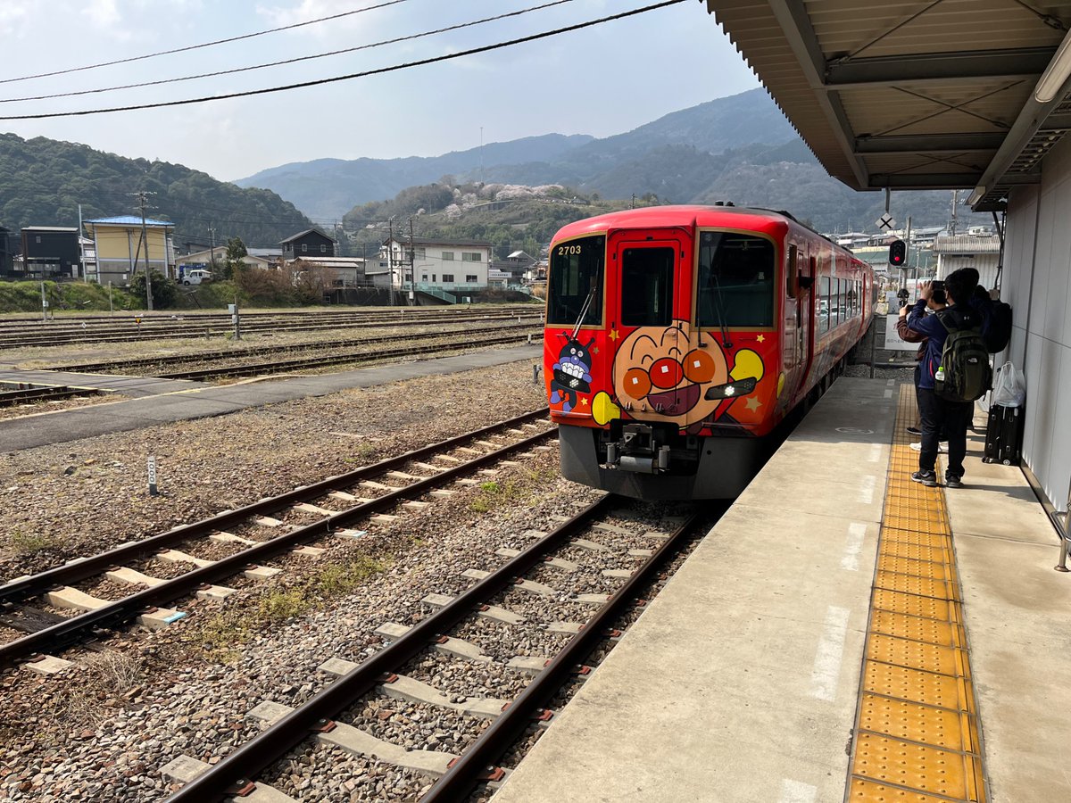 ばいきんまん号 tweet media