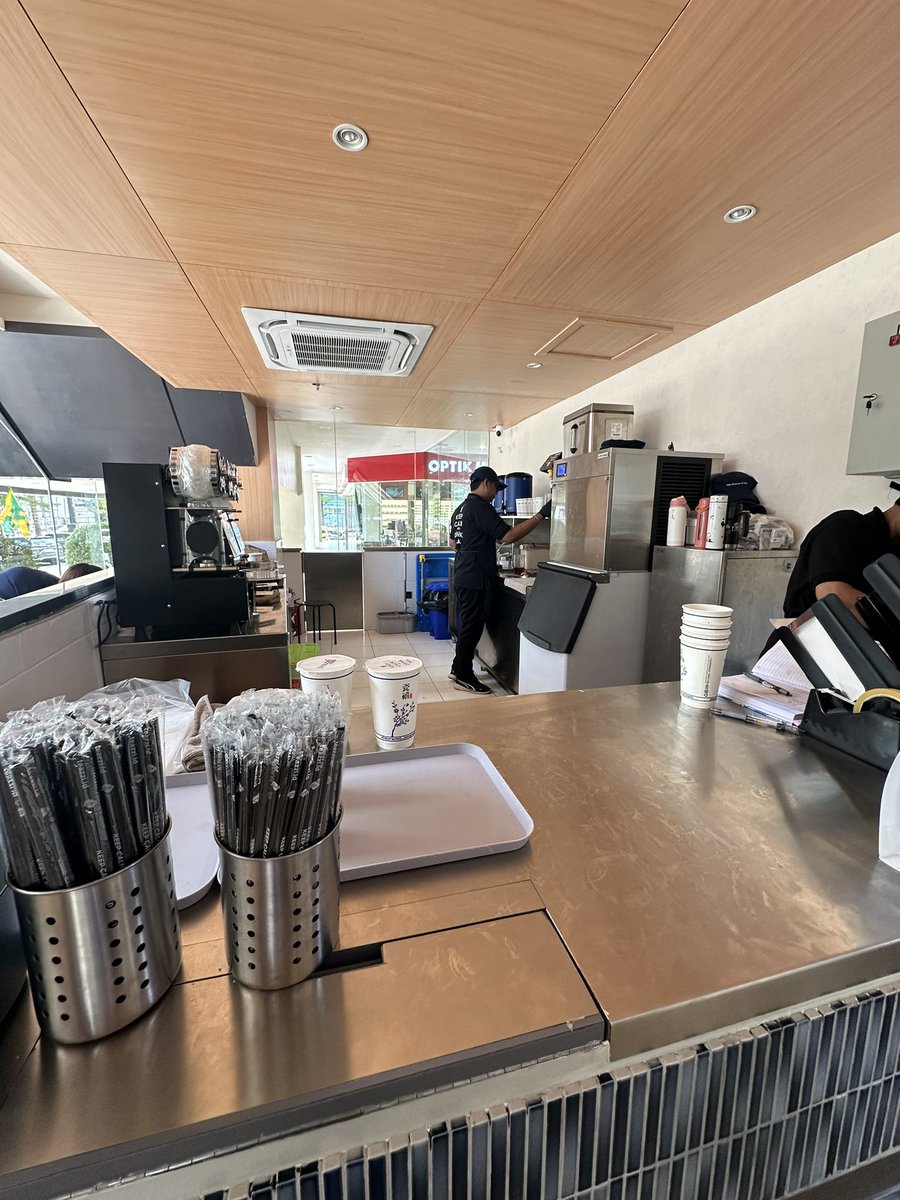 kopihater's tweet image. teazzi arion 😋😋😋 #jaktim