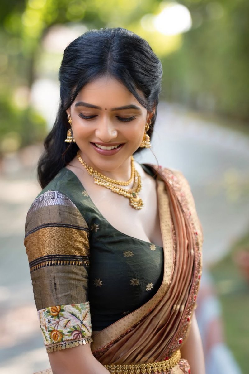 Innocent0404's tweet photo. VAISHNAVI 😘

#vaishnavichaitanya #vaishnavihot https://t.co/JwzIhuU2OW