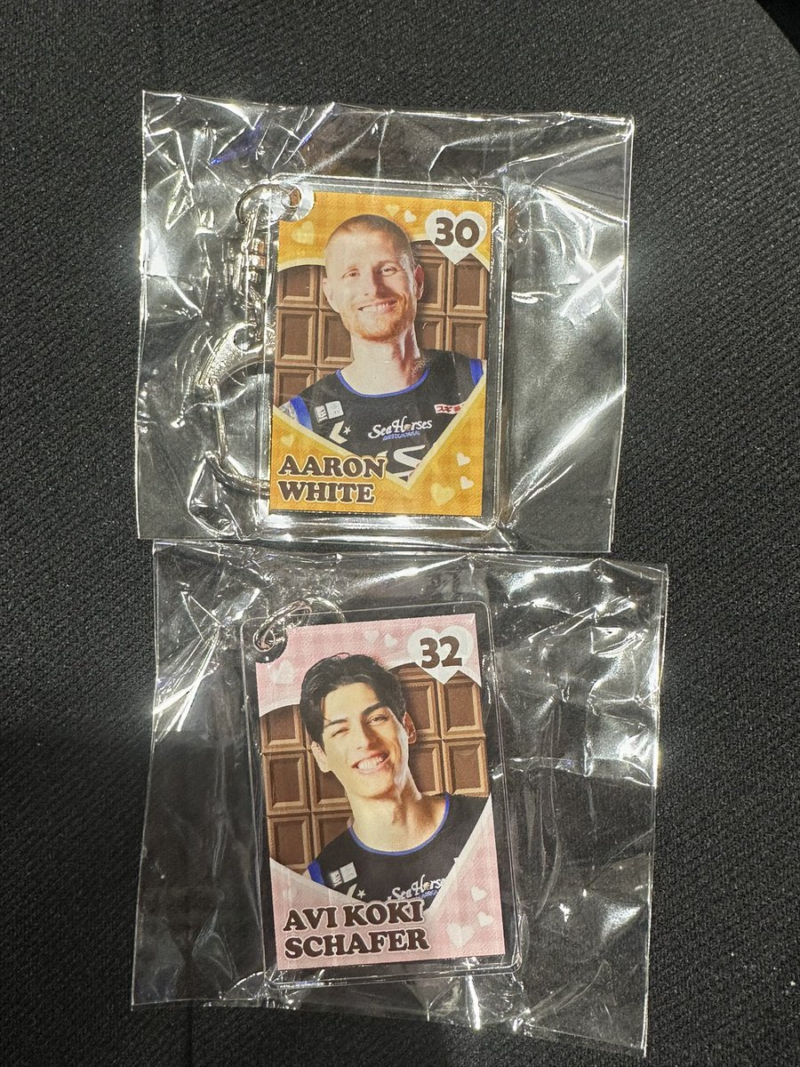 __b_blue's tweet photo. シーホース三河 バレンタインアクリルキーホルダー

譲 30 ホワイト選手、32 シェーファー選手

求 買取

本日会場います！
気軽にご連絡ください☺️ https://t.co/ZSEALvNauT