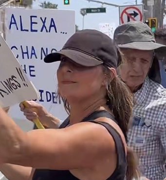 Jason Jones tweet media