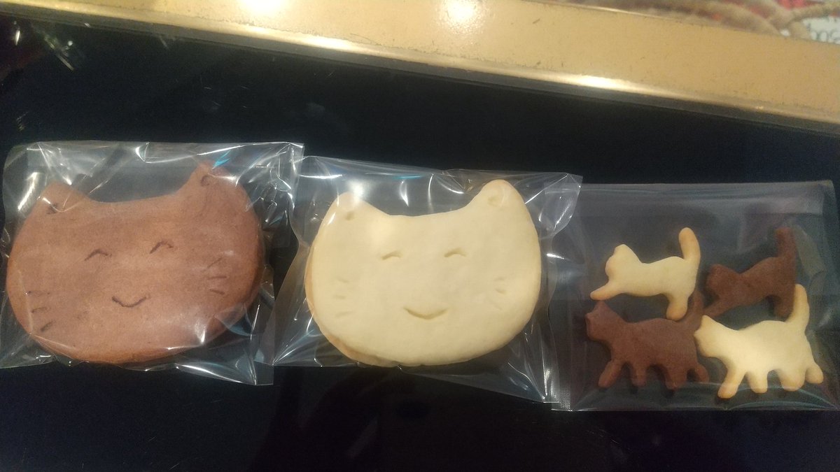 ねこ ねこ ねこ 🐈️
久しぶりにねこのクッキーをつくりました