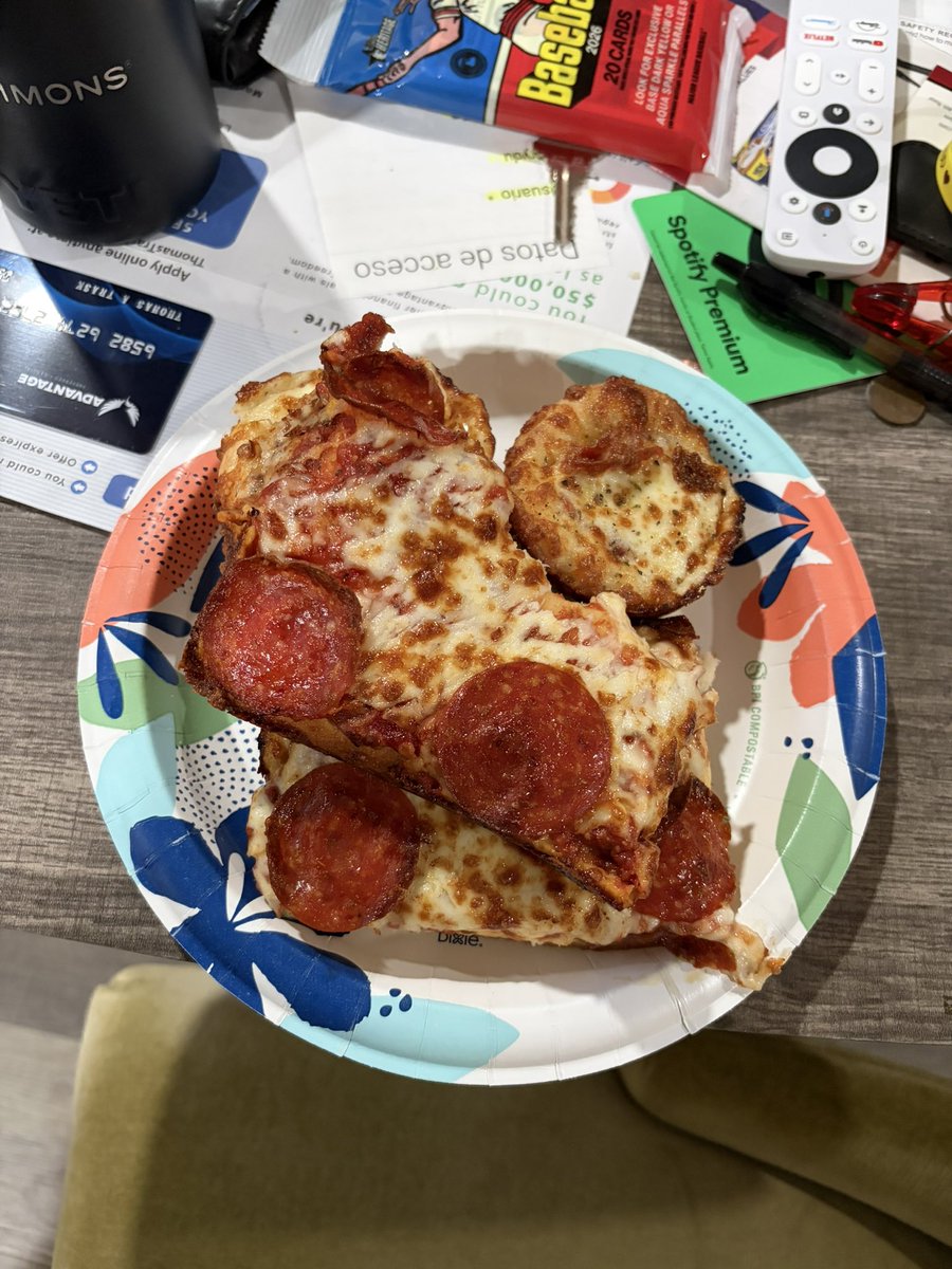OCLASDKid2005's tweet photo. After Padres Tigers Series From Opening Day Aka Opening Series With @thom_trask
Got Deep Dish Pizza Of Detroit Pizza By Little Caesars
#ForTheFaithful #RepDetroit #LFGSD #YesDetroit
#DetroitDeepDishPizza #LittleCaesars https://t.co/e3u7ZIfDdV