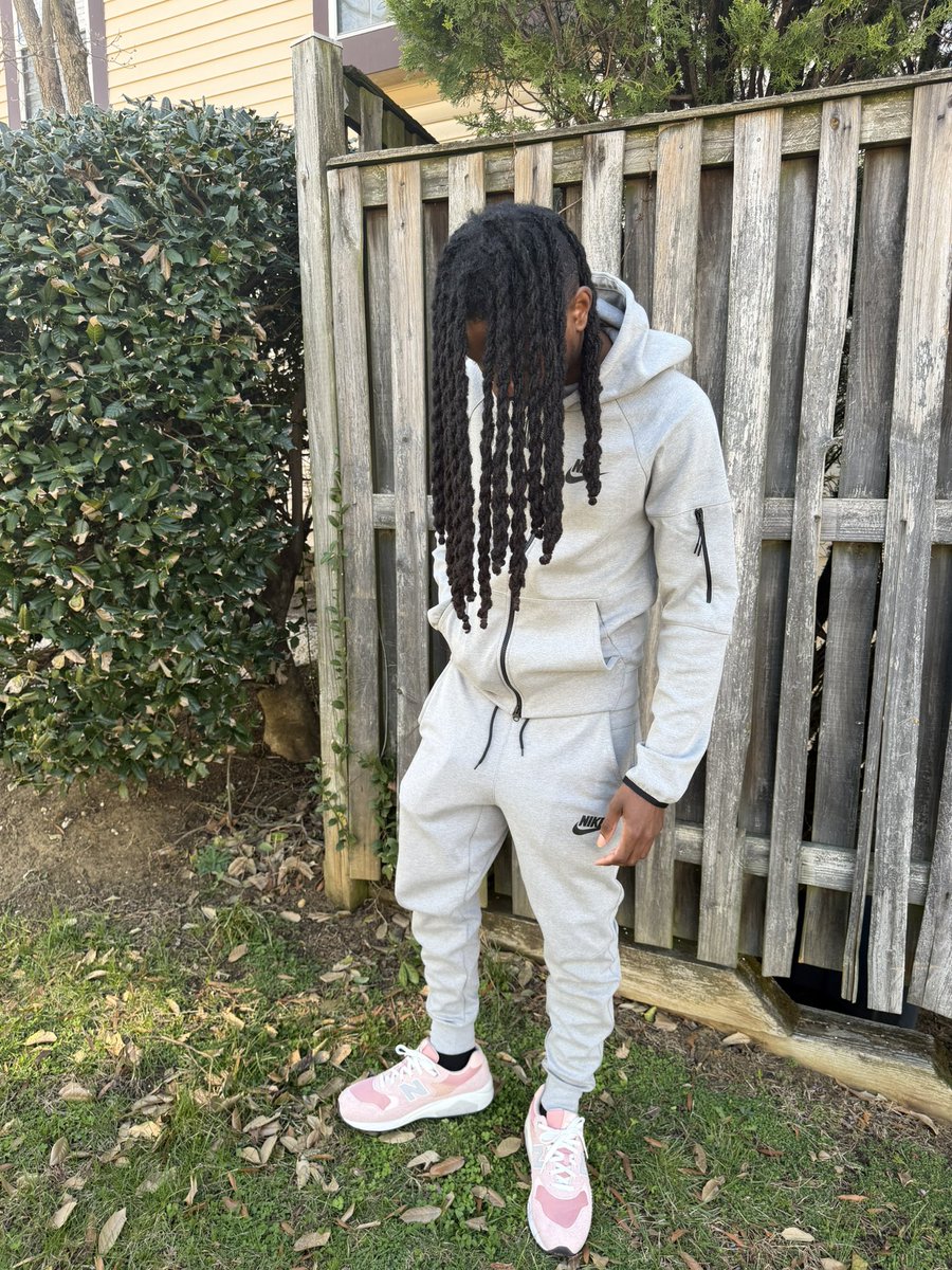 Only$ign tweet media