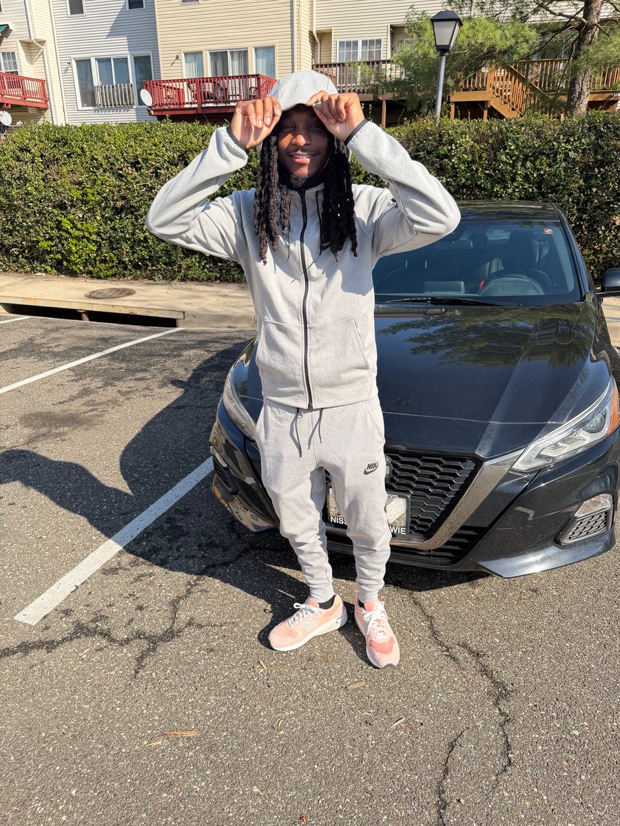 Only$ign tweet media