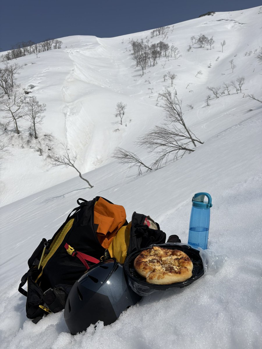 滑らない登山はしたくない tweet media
