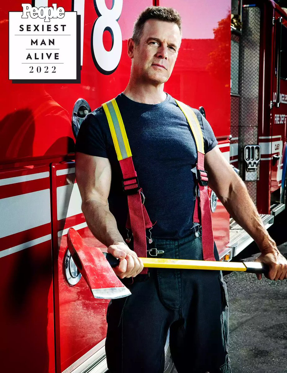 Everything about Peter Krause is big 😝🖤🖤