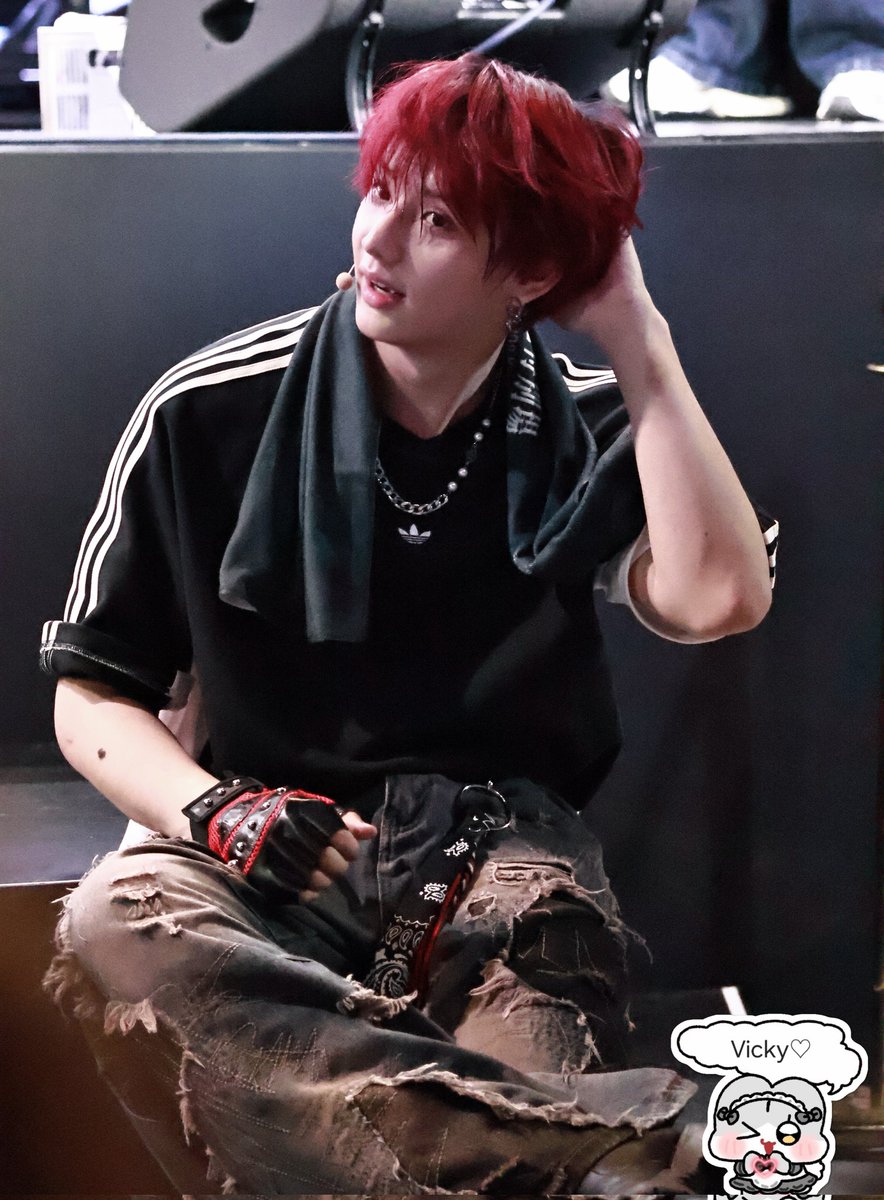 sing_vickyy🐰🤘🏻 tweet media