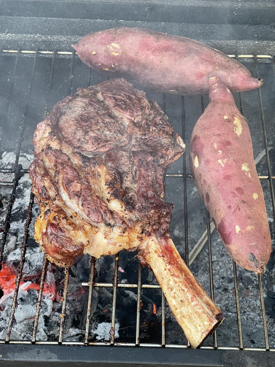 หมีสีฟ้า  tweet media