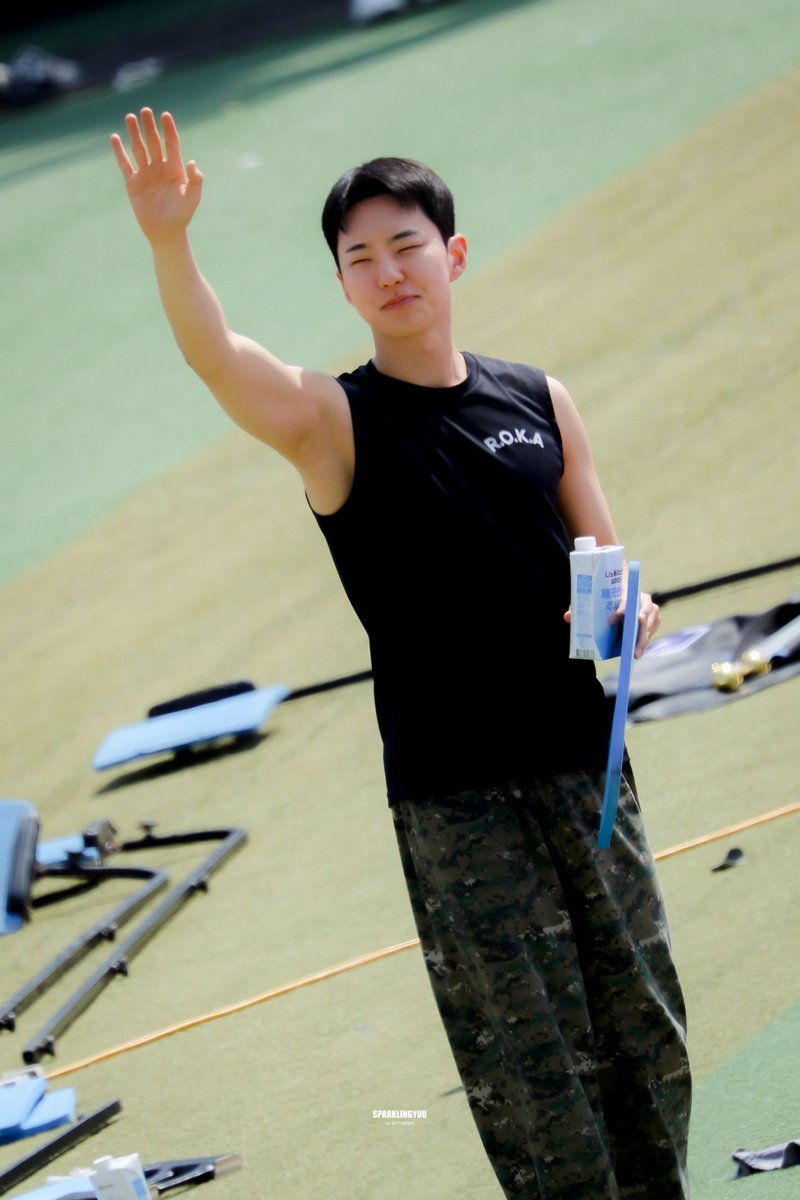 𝚂𝚙𝚊𝚛𝚔𝚕𝚒𝚗𝚐 𝚈𝚘𝚞⭑.ᐟ 호시 tweet media