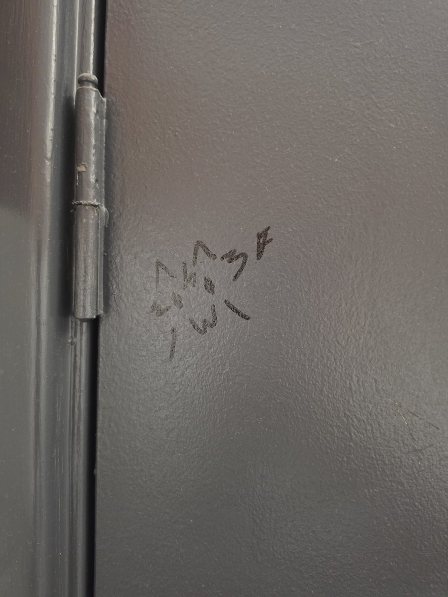 ItsOnlyMicah's tweet photo. Eww.. i think a furry was in this toilet cubicle... Who was it??? Own up!!! https://t.co/HHMW6hALwB