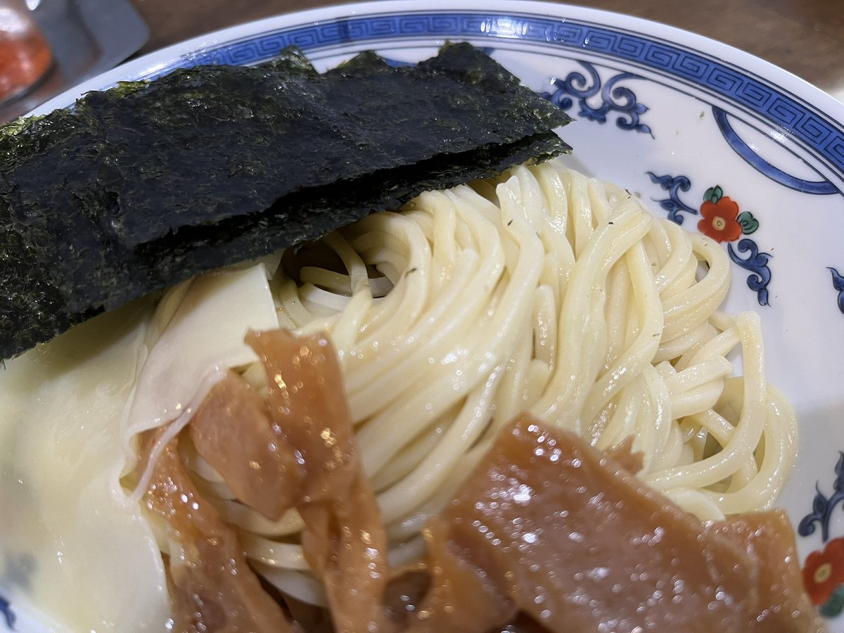 あさたろう tweet media