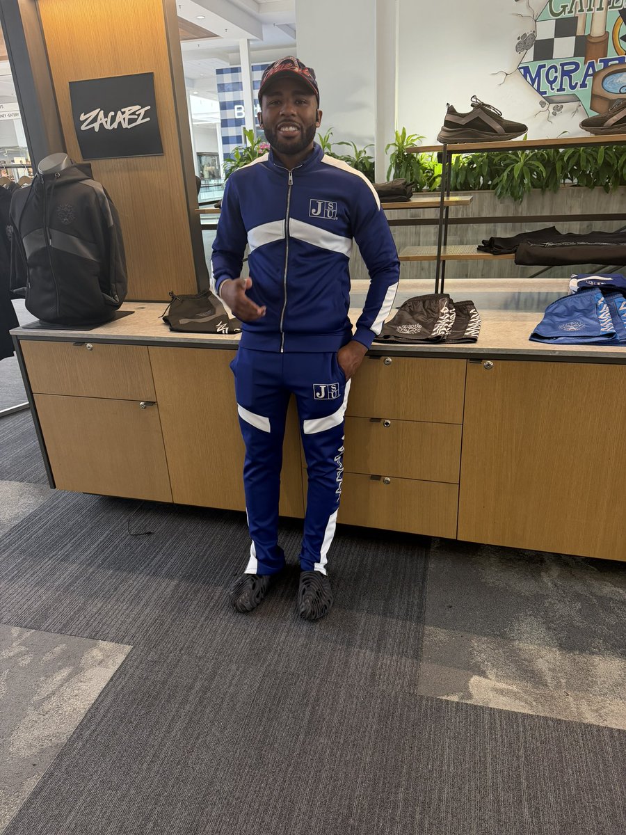 BleedTheeBlue tweet media