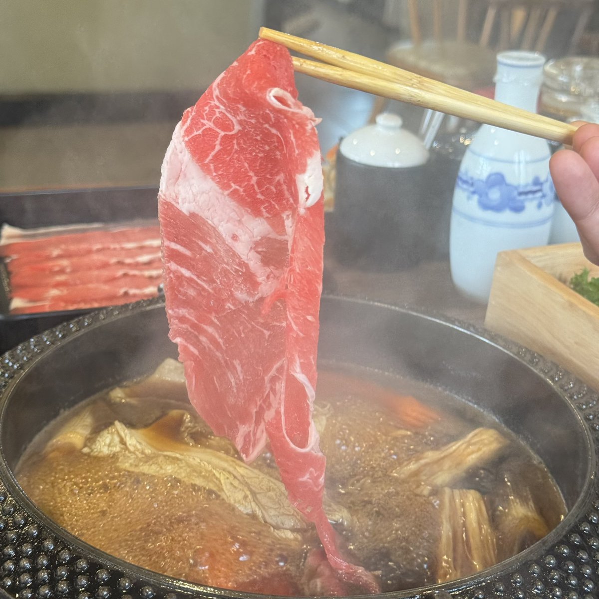 ค่อนคลุง tweet media