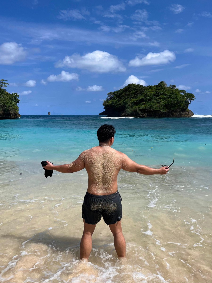 notyourbussines tweet media