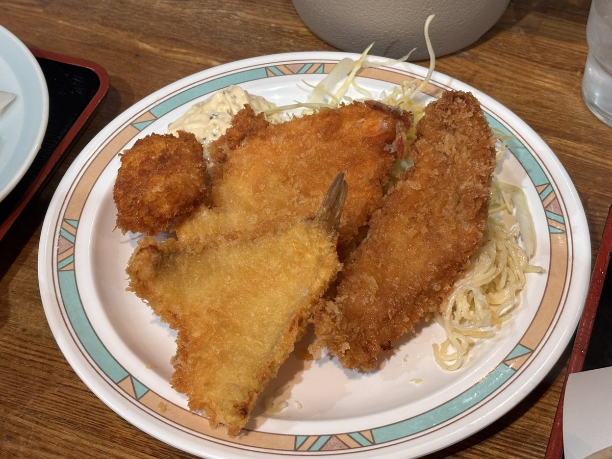 月野なたまる tweet media