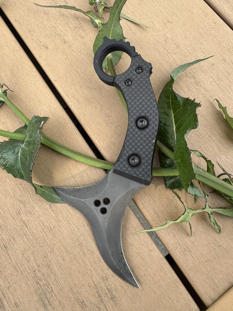 momo-knife tweet media