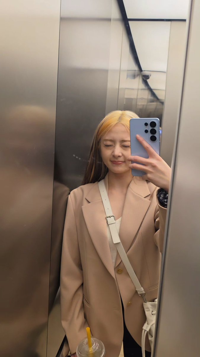 ferr | ICE CREAM tweet media