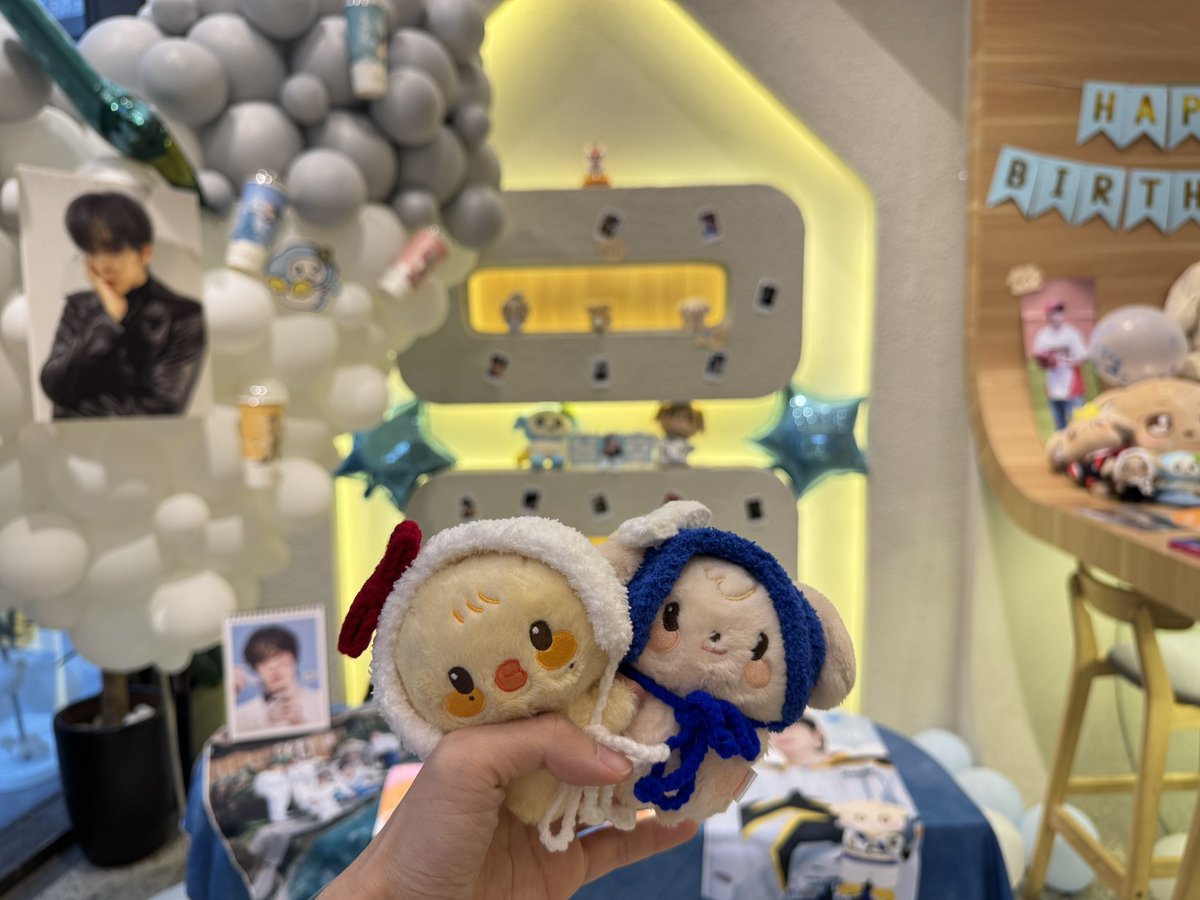 many thanks to <a href="/chokbiestudio/">Chokbie!</a> for always providing my babies with the best clothes and designs 😭😭🎀 the new fluffy headband was perfect 🥹