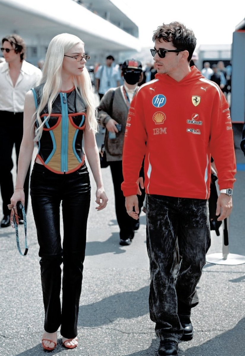 𝒫𝒓𝒊𝒏𝒄𝒆𝒔𝒔 𝒥𝒐𝒔𝒆́𝒑𝒉𝒊𝒏𝒆 tweet media