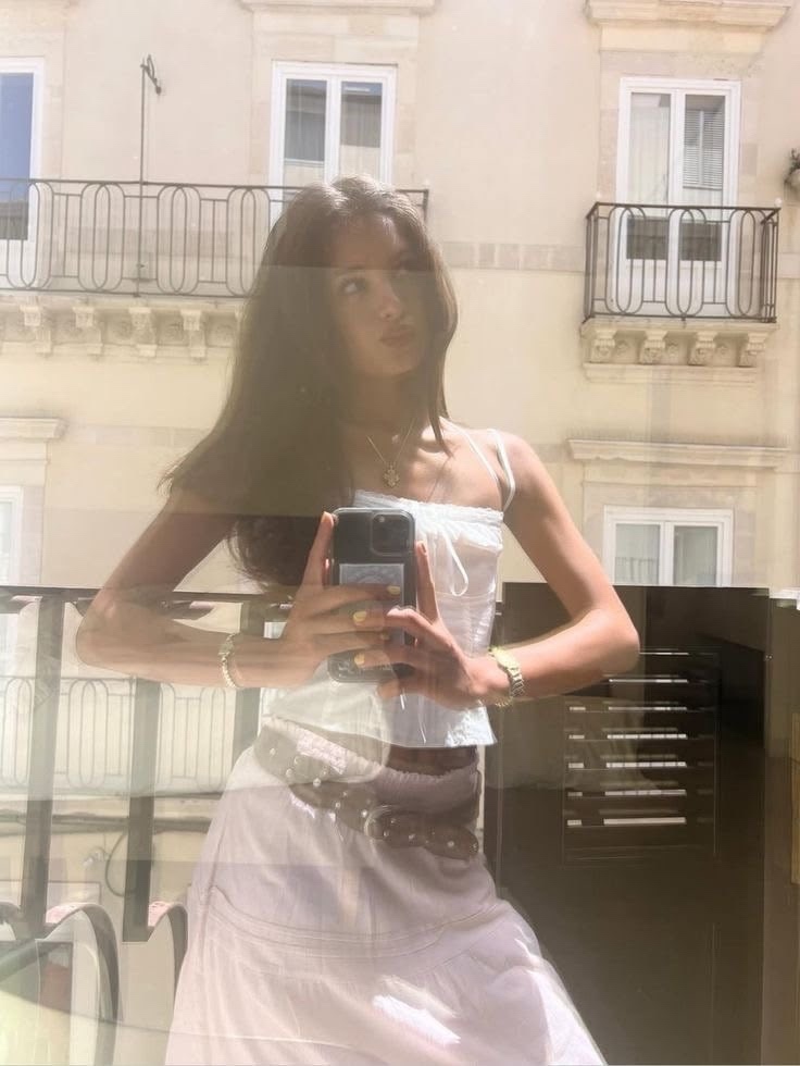 Base umum bisa follow @cornerfess tweet media