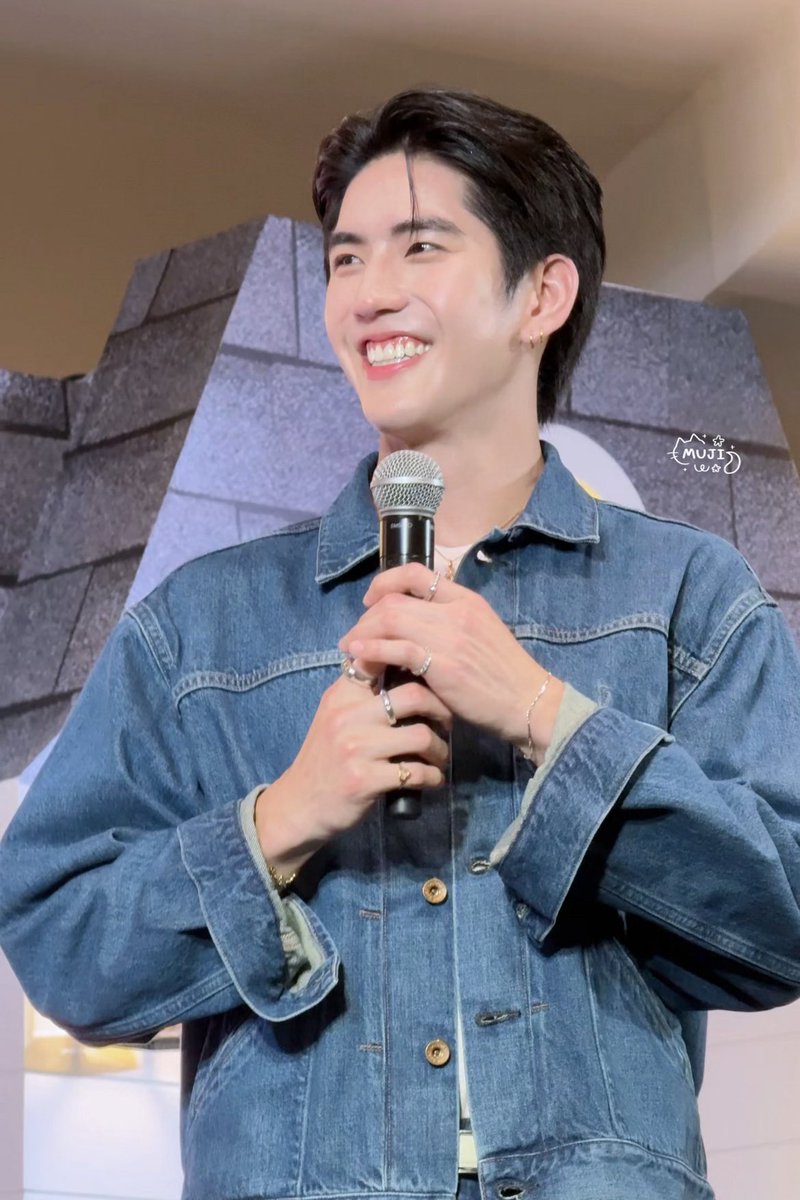 muji ۶ৎ tweet media