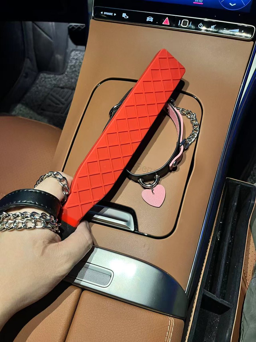 北京字母墙 tweet media