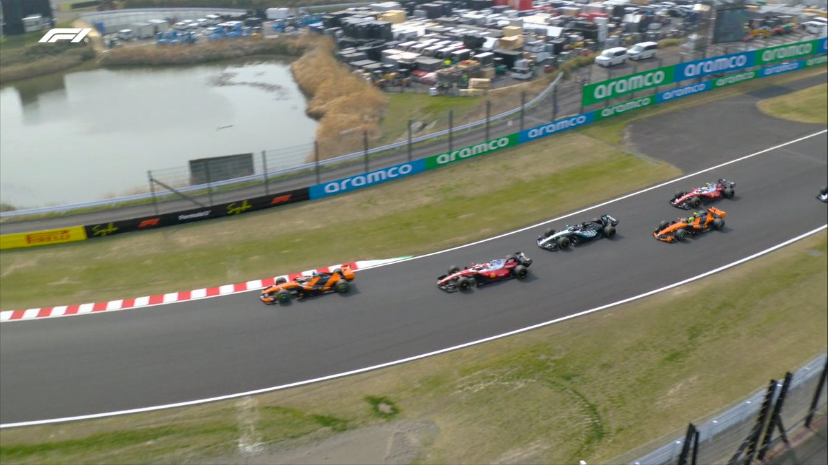 ⚫️⚫️⚫️⚫️⚫️

LIGHTS OUT AT SUZUKA!!!

Piastri storms into the lead, Leclerc is up to second!

#F1 #JapaneseGP